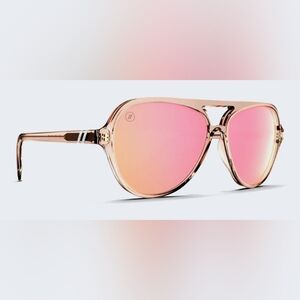 ~~BLENDERS🩷Skyway Sunglasses~~